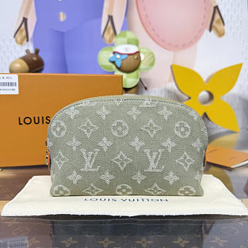 	 Colestore Louis Vuitton Pochette Cosmétique PM Green Denim 19 x 12 x 6 cm