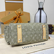 Colestore  Louis Vuitton Carryall Cargo PM Monogram Khaki Denim 33.5 x 23 x 15 cm - 4