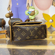 Colestore Louis Vuitton Cargo Wearable Wallet Monogram 23 x 14 x 10 cm - 6
