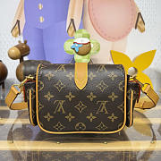 Colestore Louis Vuitton Cargo Wearable Wallet Monogram 23 x 14 x 10 cm - 4