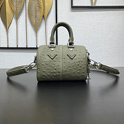Colestore Louis Vuitton Speedy 18 Bandoulière Khaki Green Ostrich leather, calfskin and suede 18 x 12 x 10 cm - 6