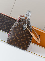 Colestore Louis Vuitton 57th Street NYC Speedy Bandoulière 30 Monogram Silver 30 x 21 x 17cm - 6