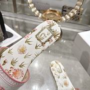 Colestore  Dior Dway Slide White and Songe Pink Embroidered Cotton and Multicolor Daisy Garden Motif - 5