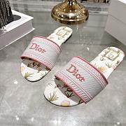 Colestore  Dior Dway Slide White and Songe Pink Embroidered Cotton and Multicolor Daisy Garden Motif - 3