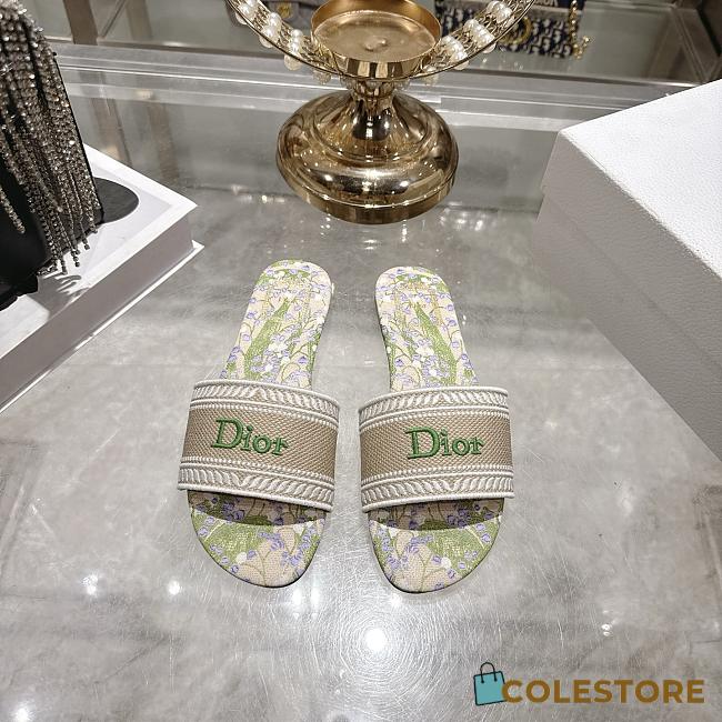 Colestore  Dior Dway Slide Natural-colored embroidered cotton fabric and color-blocked Lily of the Valley pattern - 1