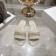 Colestore  Dior Dway Slide Natural-colored embroidered cotton fabric and color-blocked Lily of the Valley pattern - 1