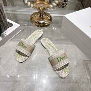 Colestore  Dior Dway Slide Natural-colored embroidered cotton fabric and color-blocked Lily of the Valley pattern - 6