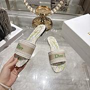 Colestore  Dior Dway Slide Natural-colored embroidered cotton fabric and color-blocked Lily of the Valley pattern - 2
