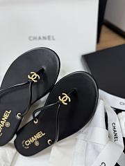 Colestore Chanel THONGS   Crackled Laminated Calfskin Black - 6