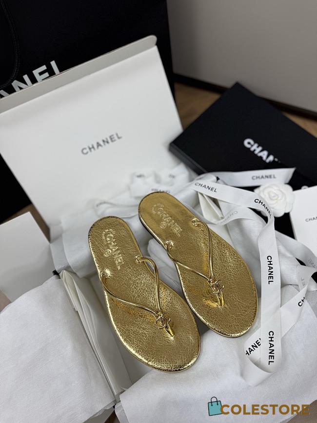 Colestore Chanel THONGS   Crackled Laminated Calfskin  Gold - 1