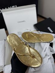 Colestore Chanel THONGS   Crackled Laminated Calfskin  Gold - 6