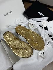 Colestore Chanel THONGS   Crackled Laminated Calfskin  Gold - 4