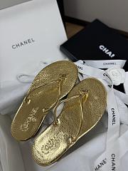 Colestore Chanel THONGS   Crackled Laminated Calfskin  Gold - 3