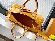 	 Colestore Louis Vuitton Speedy P9 Bandoulière 30 in Ostrich Yellow 32x22.5x18cm - 5