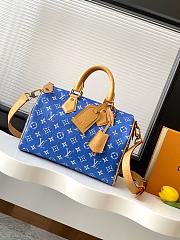 	 Colestore Louis Vuitton Speedy P9 Bandoulière 30 in Ostrich Blue 32x22.5x18cm - 1