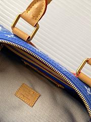 	 Colestore Louis Vuitton Speedy P9 Bandoulière 30 in Ostrich Blue 32x22.5x18cm - 3