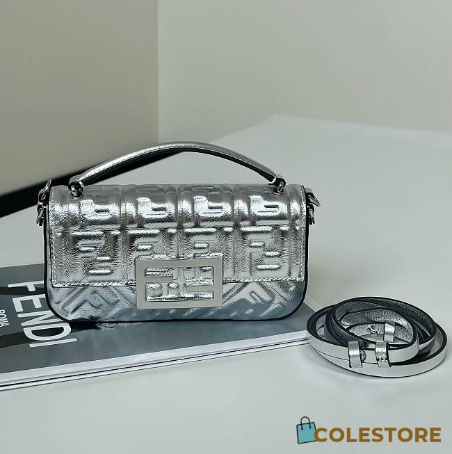Colestore Fendi Baguette Phone Pouch in Metallic 18.5x2.5x10cm - 1