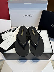 Colestore Chanel Black Leather Flip Flops - 1