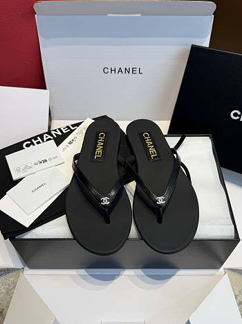 Colestore Chanel Black Leather Flip Flops
