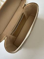 Colestore Chanel Caviar Quilted Top Handle Slim Vanity Case with Chain Gold Metallic Caviar Brushed Light Gold Hardware 17x9.5x8cm - 3
