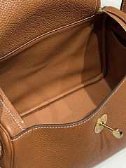 Colestore Hermes Lindy 26 bag in Gold Taurillon Clemence leather 26x18x14cm - 4