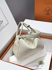 Colestore Hermes Lindy 26 bag in Gris Pale Verso Taurillon Clemence leather 26x18x14cm - 6