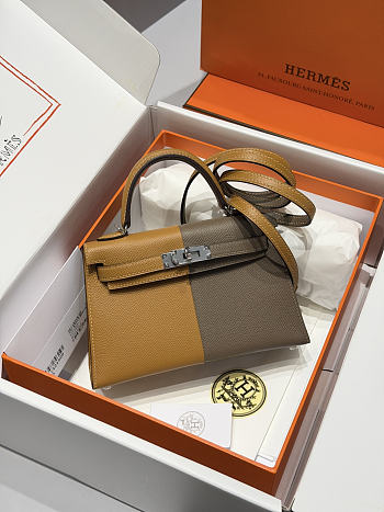 Colestore Hermes Mini Kelly II Crossbody bag in Etoupe, Sesame and Blue Indigo Epsom Leather Palladium hardware 19cm
