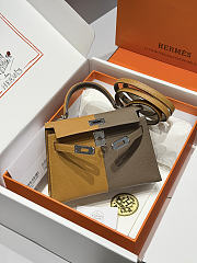 Colestore Hermes Mini Kelly II Crossbody bag in Etoupe, Sesame and Blue Indigo Epsom Leather Palladium hardware 19cm - 3