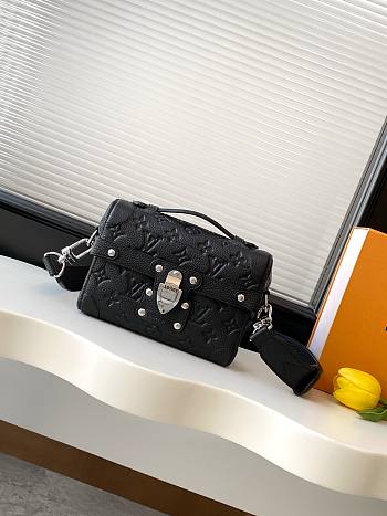 Colestore Louis Vuitton Soul Trunk Ultra Black Taurillon Monogram M13871 19 x 15 x 7 cm