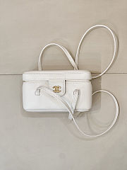 Colestore Chanel Long Vanity with Leather Strap   Grained Shiny Calfskin & Gold-Tone Metal White  9.5 x 17 x 8cm - 1