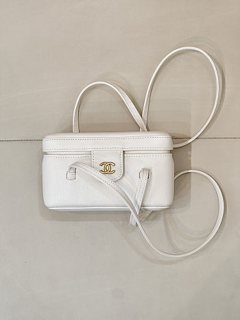 Colestore Chanel Long Vanity with Leather Strap   Grained Shiny Calfskin & Gold-Tone Metal White  9.5 x 17 x 8cm
