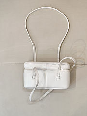 Colestore Chanel Long Vanity with Leather Strap   Grained Shiny Calfskin & Gold-Tone Metal White  9.5 x 17 x 8cm - 2