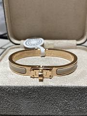 Colestore Hermes Mini Clic Kelly Bracelet Yellow Gold Marron Glacé - 1
