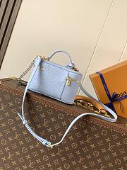 Colestore Louis Vuitton Vanity Chain Pouch in Ostrich Leather Blue  19 x 11.5 x 6.5 cm - 4