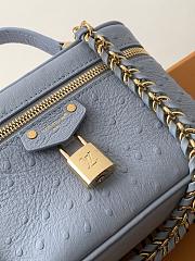 Colestore Louis Vuitton Vanity Chain Pouch in Ostrich Leather Blue  19 x 11.5 x 6.5 cm - 3