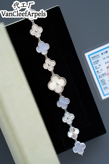 Colestore Van Cleef & Arpels Sweet Alhambra watch