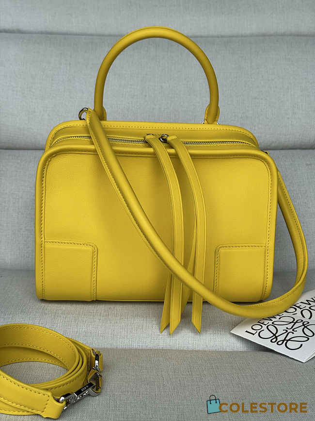 Colestore  Loewe Small Amazona 180 bag in soft calfskin Daisy Yellow 24.5 x 18.5 x 10 cm - 1