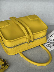 Colestore  Loewe Small Amazona 180 bag in soft calfskin Daisy Yellow 24.5 x 18.5 x 10 cm - 2