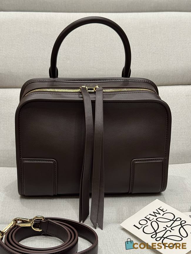 Colestore  Loewe Small Amazona 180 bag in soft calfskin Dark Chestnut 24.5 x 18.5 x 10 cm - 1