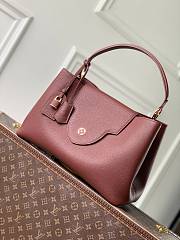 Colestore Louis Vuitton Capucines MM Taurillon Leather Burgundy 37.5 x 15.5 x 24cm - 1