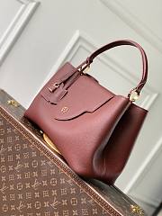 Colestore Louis Vuitton Capucines MM Taurillon Leather Burgundy 37.5 x 15.5 x 24cm - 2