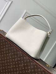 Colestore Louis Vuitton Capucines MM Taurillon Leather Light Grey 37.5 x 15.5 x 24cm - 5