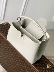 Colestore Louis Vuitton Capucines MM Taurillon Leather Light Grey 37.5 x 15.5 x 24cm - 4