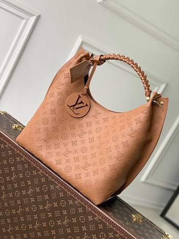 Colestore  Louis Vuitton Carmel Mahina Leather Cognac 35 x 40 x 17 cm
