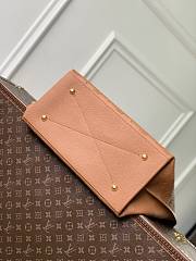 Colestore  Louis Vuitton Carmel Mahina Leather Cognac 35 x 40 x 17 cm - 3