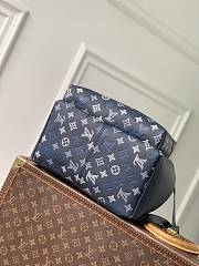 Colestore Louis Vuitton Discovery PM Backpack Monogram Shadow Navy Blue 30 x 40 x 20 cm - 2