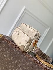 Colestore  Louis Vuitton Nil Monogram Sand Beige 25 x 17.5 x 11 cm - 6