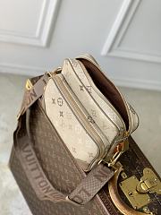 Colestore  Louis Vuitton Nil Monogram Sand Beige 25 x 17.5 x 11 cm - 4