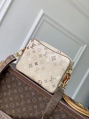 Colestore  Louis Vuitton Nil Monogram Sand Beige 25 x 17.5 x 11 cm - 3