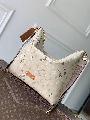 Colestore  Louis Vuitton Vagabond Hobo Monogram Sand Beige 41 x 32 x 11 cm